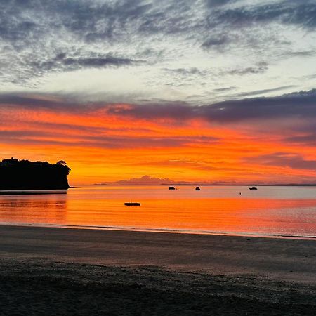 Beachfront Beauty Уангапараоа Екстериор снимка